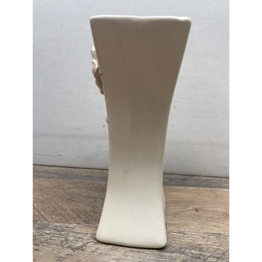 Vintage McCoy  Blossomtime  flower vase.‎ (Chipped Flower)
